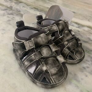 NWT Baby Sz 2 3-6 months